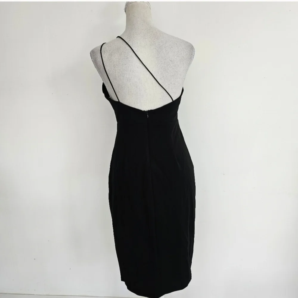 One shoulder dress - Picture 2 of 6